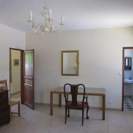 Oda ve Kahvaltı Le Manoir Monlezun